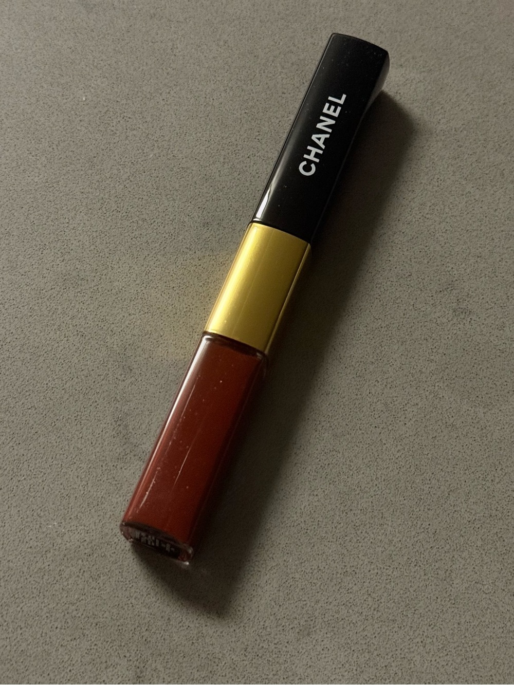 180 CHANEL LE ROUGE DUO ULTRA TENUE